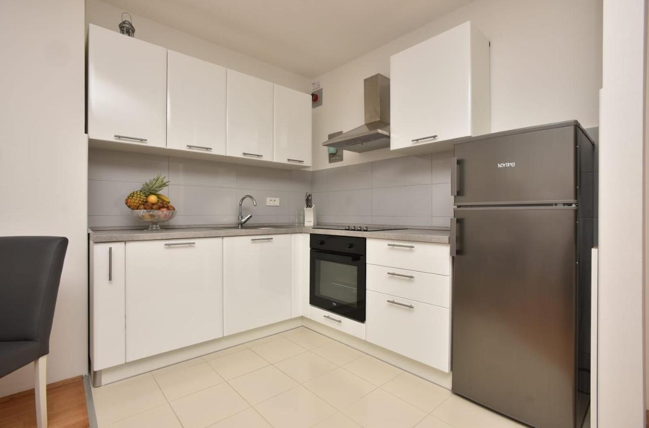Apartment Anna A2+2 Makarska Ngoại thất bức ảnh