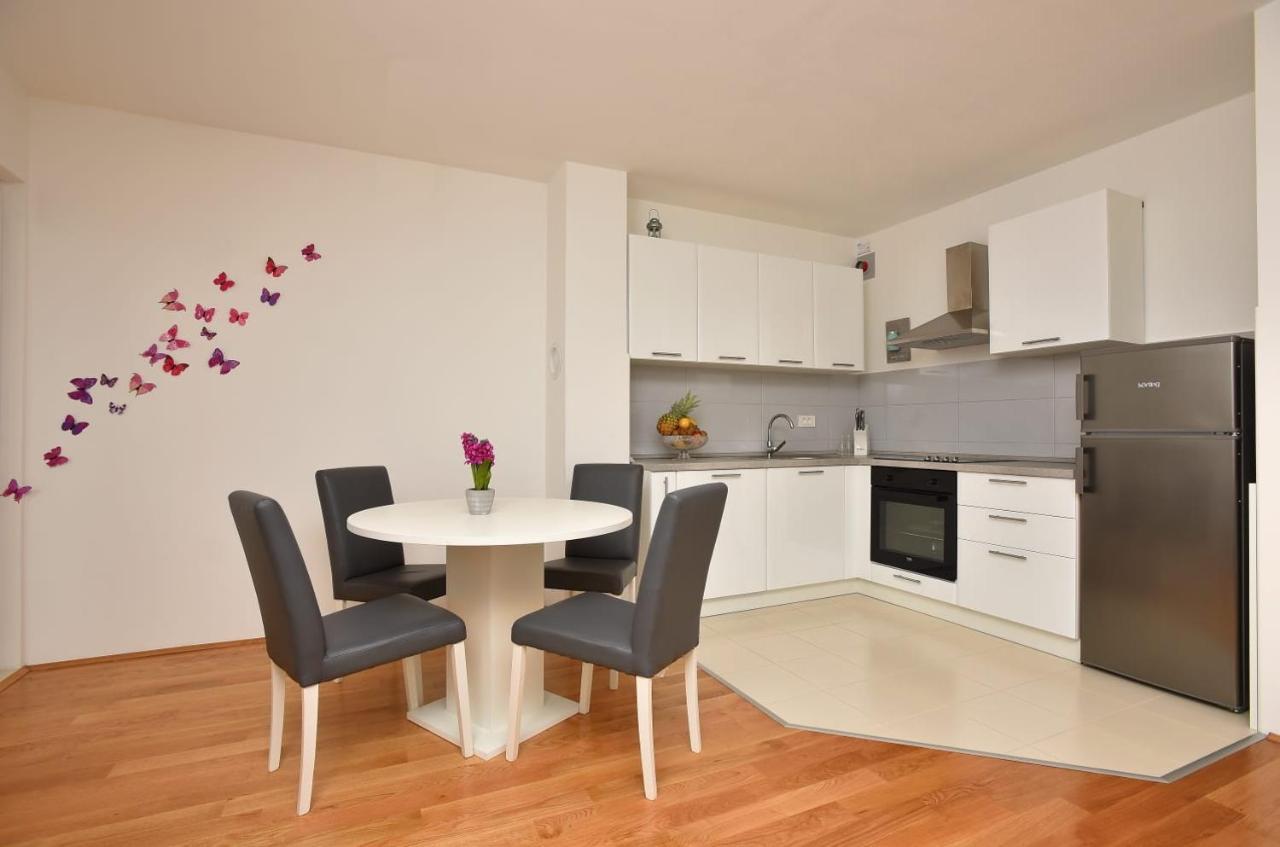 Apartment Anna A2+2 Makarska Ngoại thất bức ảnh