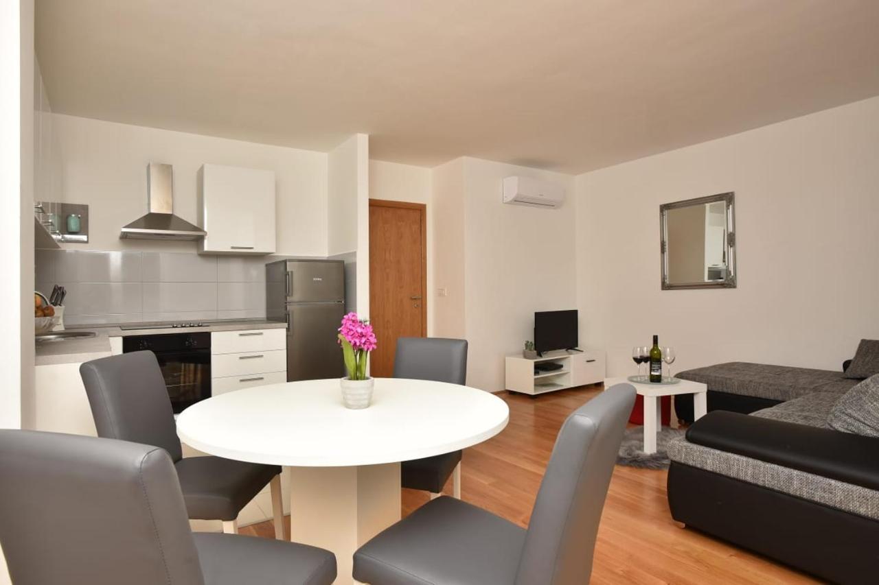 Apartment Anna A2+2 Makarska Ngoại thất bức ảnh