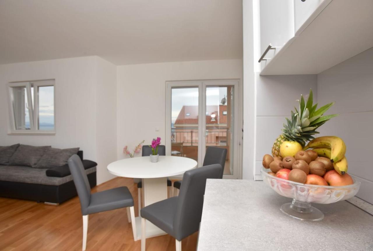 Apartment Anna A2+2 Makarska Ngoại thất bức ảnh